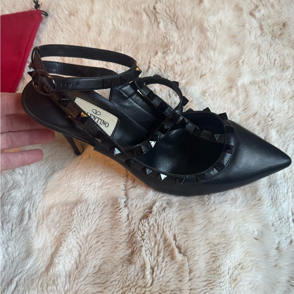 Valentino Garavani

Rockstud Ankle Strap Pumps With Tonal Studs 100 MM - Picture 7 of 15